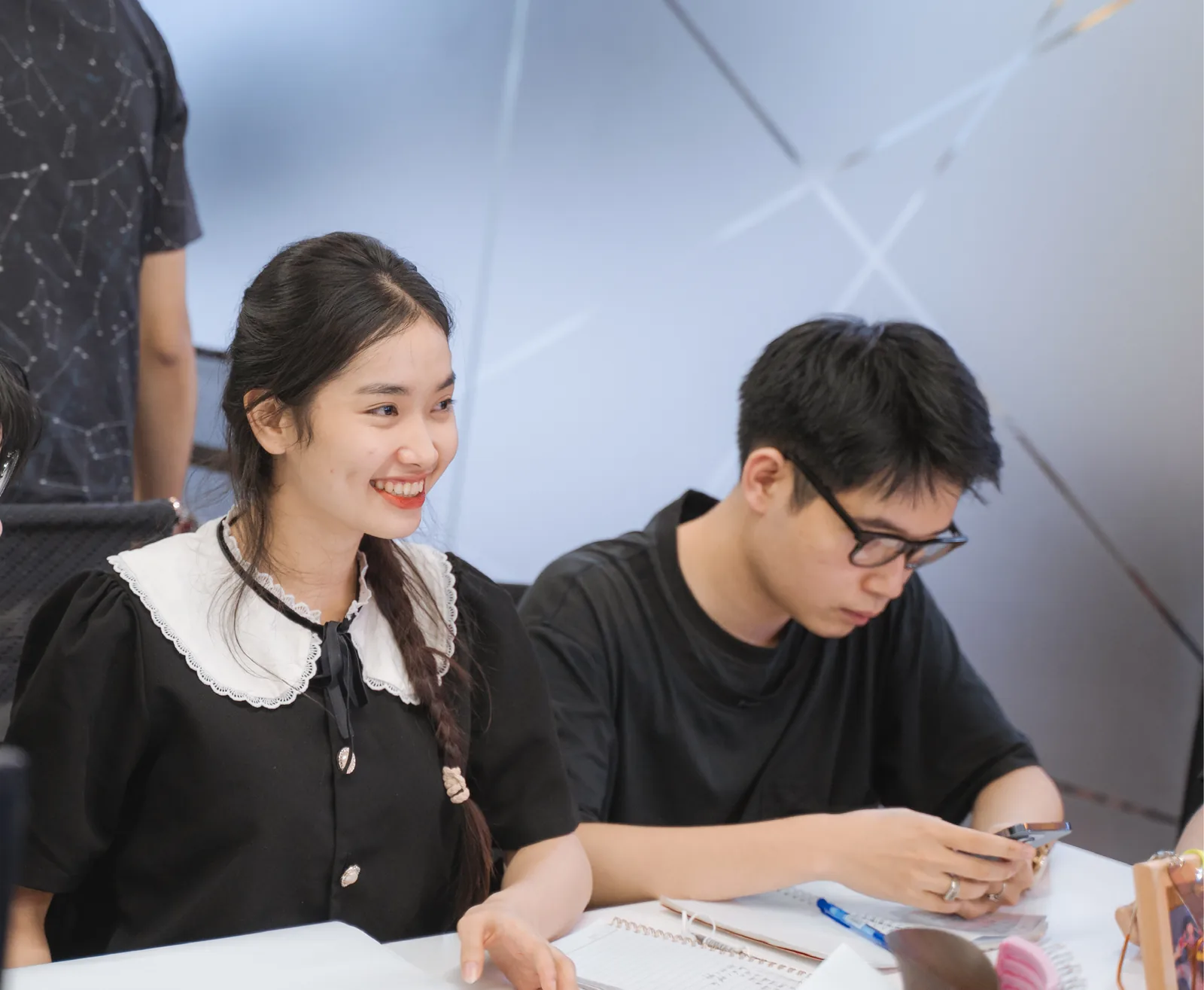 Đồng nghiệp BICA trao đổi công việc
